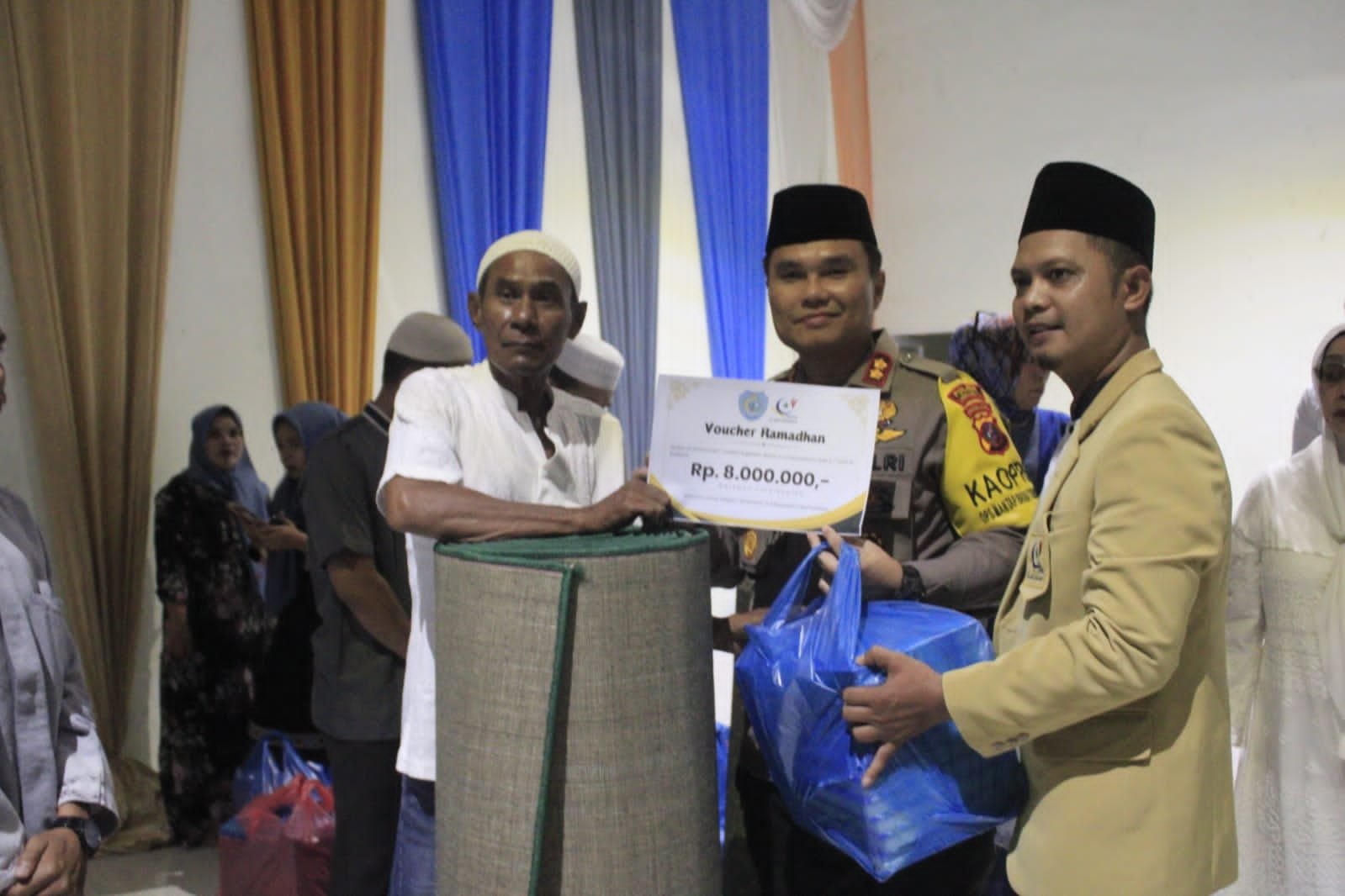 Peringati Nuzulul Qur'an, Pemkab Labuhanbatu Berikan Bantuan