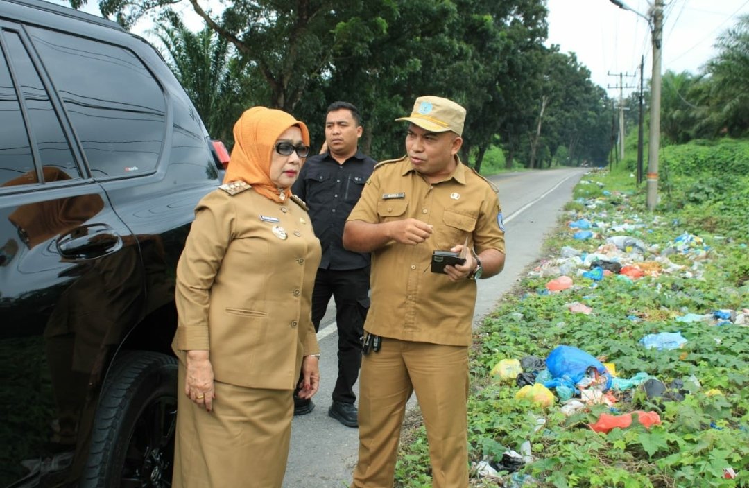 Melihat Tumpukan Sampah, Ini Pesan Plt Bupati Labuhanbatu