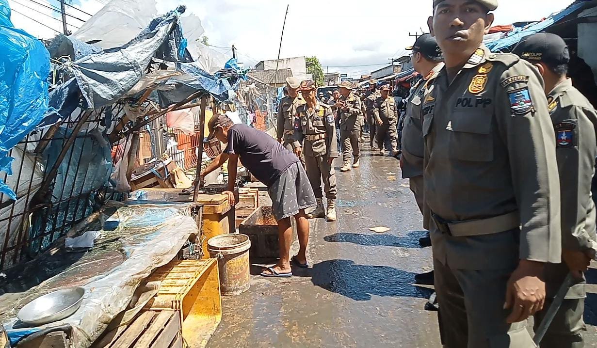 Satpol PP Tertibkan Puluhan Pedagang Liar di Situ Ciherang, Temukan Adanya Pungli