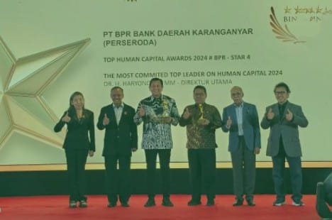 Sukses Mengelola SDM, Bank Daerah Karanganyar Raih Penghargaan TOP Human Capital Awards 2024
