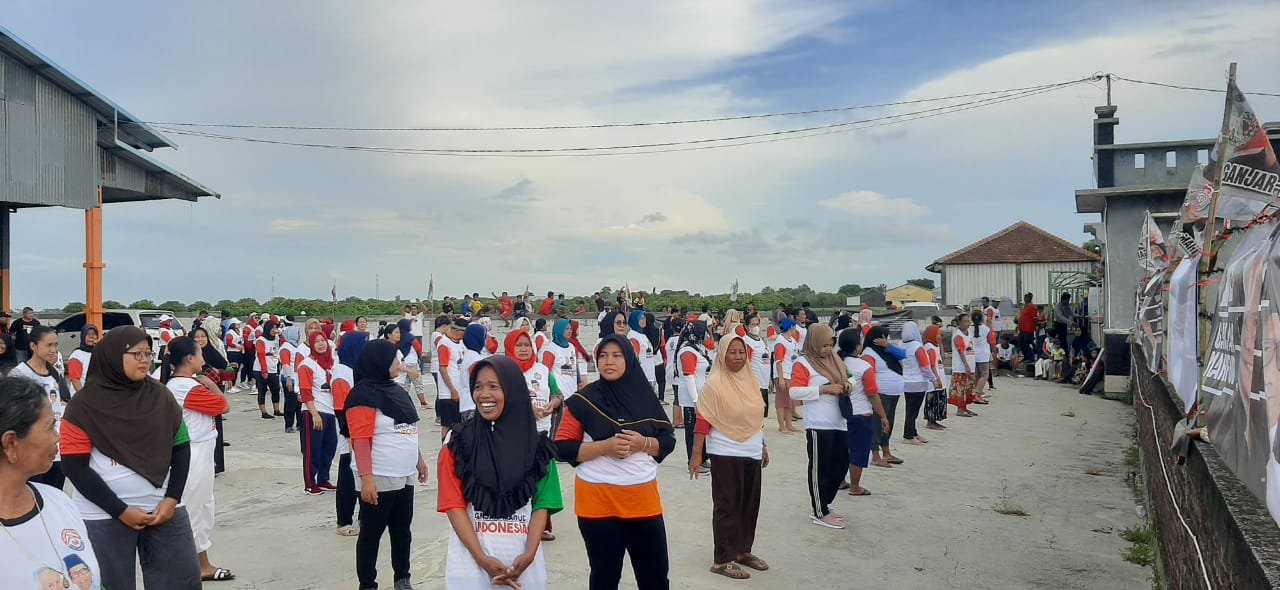 JARITANGAN Menggelar Senam Sehat dan Tebus Minyak Murah Bersama Warga Demak Jawa Tengah