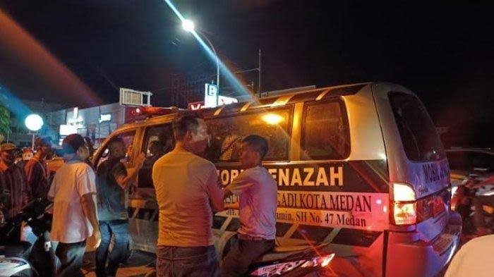 Seorang Pejalan Kaki Tewas Ditempat Akibat Tertabrak KA di Perlintasan Jalan Adam Malik