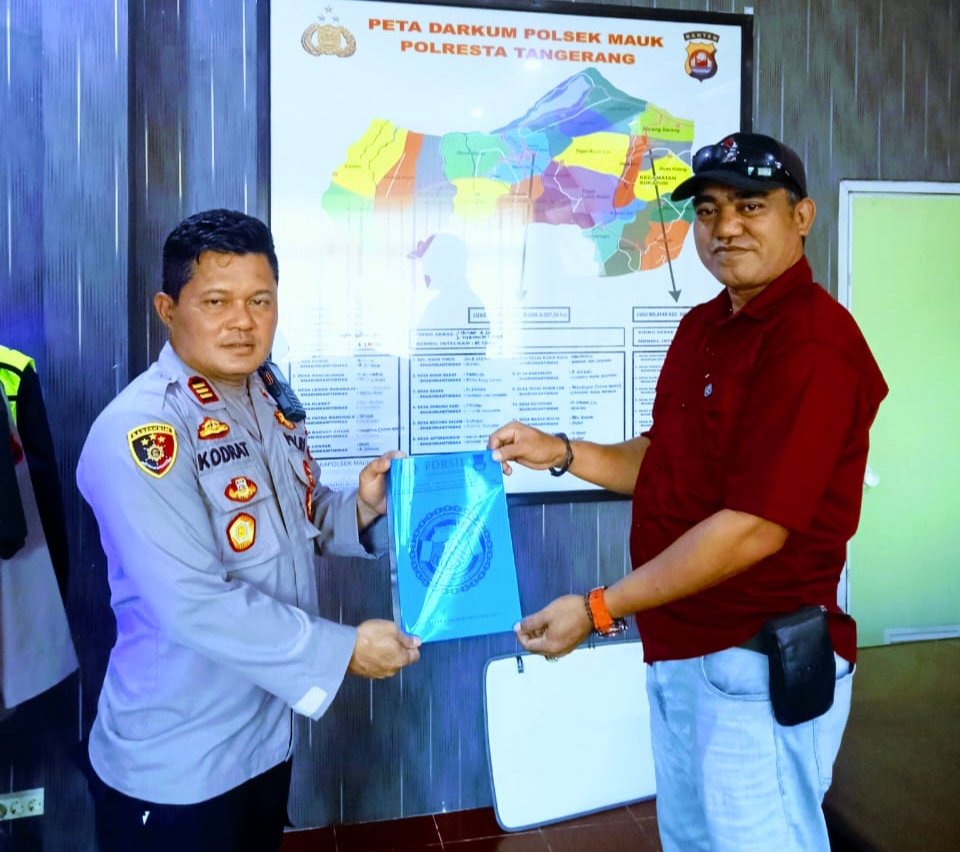 SK Kepengurusan Forsil Kecamatan Kemiri Resmi di Tandatangani Kapolsek Mauk