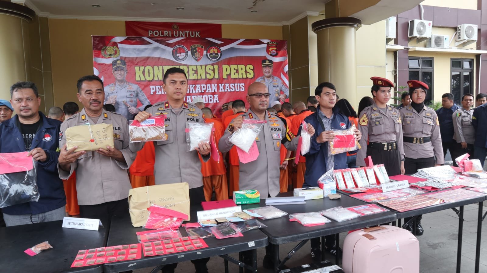 Satresnarkoba Polres Serang Gagalkan Pengiriman 3 Kg Sabu ke NTB