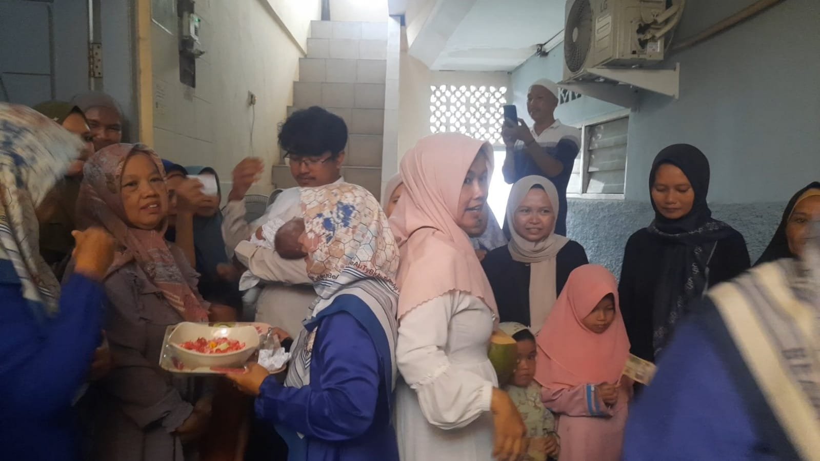 Tasyakuran Aqiqah Cucu Pertama Tomy Suparman Digelar di Kelurahan Sindang Barang Bogor