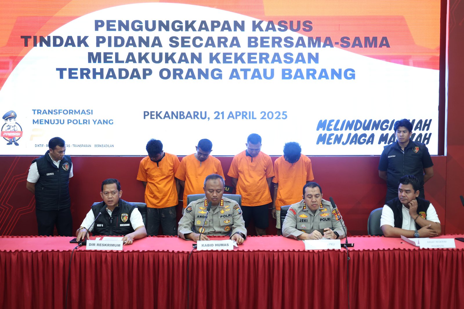 Polda Riau Tangkap Empat Debt Collector yang Terlibat Pengrusakan dan Intimidasi