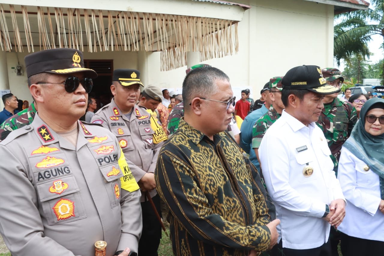 Kapolres Dampingi Rombongan Kapolda Bersama Forkopimda Sumut Lakukan Monitoring Pemilu 2024 di Kabu Simalungun