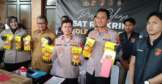 Polres Bogor Ungkap Produksi Minyakita Palsu dengan Omzet Ratusan Juta per Bulan di Cijujung Sukaraja