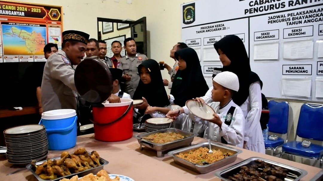 Kapolres Karanganyar Gelar Buka Bersama Anak Yatim Piatu