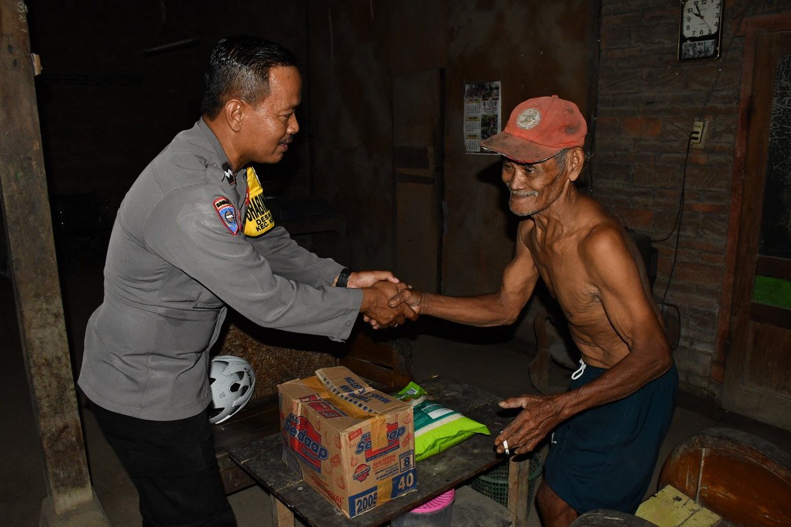 Dedikasi Tanpa Batas Polisi Karanganyar; Aipda Suranto Dengan Program “Welas Asih