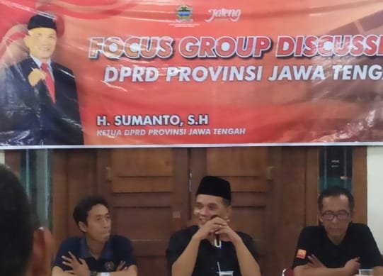 Jangan Lupa Jaga Kesehatan Pesan Ketua DPRD Jawa Tengah Sumanto SH Ketika Buka Bersama dengan Wartawan