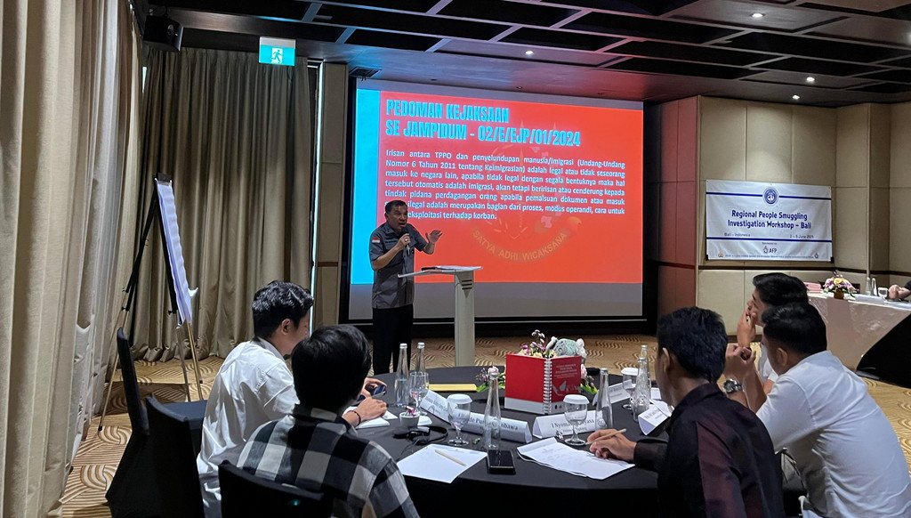 Jaksa Ahli Utama Dr.Fri Haryono,SH,MH Bersama JCLEC dan Australia Gelar Seminar Nasional Tentang TPPM di Bali