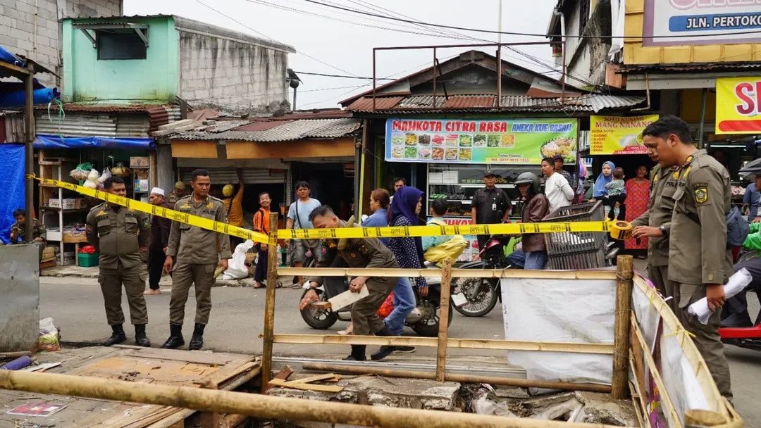 Pemkab Bogor Tertibkan 17 Bangunan Liar di Pasar Ciluar, Lanjutkan Penataan Cibinong Raya