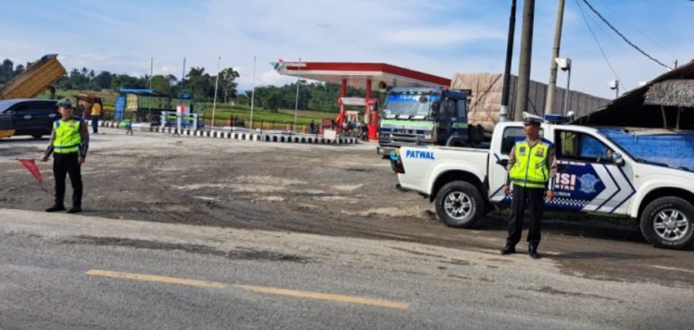 Sat Lantas Polres Simalungun Hadirkan Mobile Patrol untuk Pengamanan Arus Balik Libur Akhir Pekan