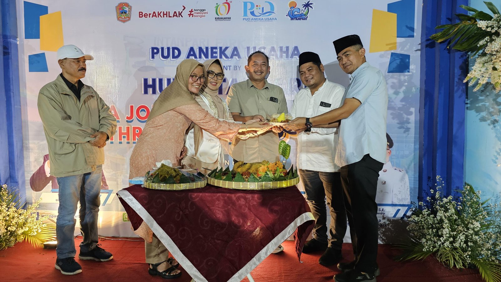 Momen HUT 35 Aneka Usaha Bupati Karanganyar Resmikan Kolam Renang Indoor
