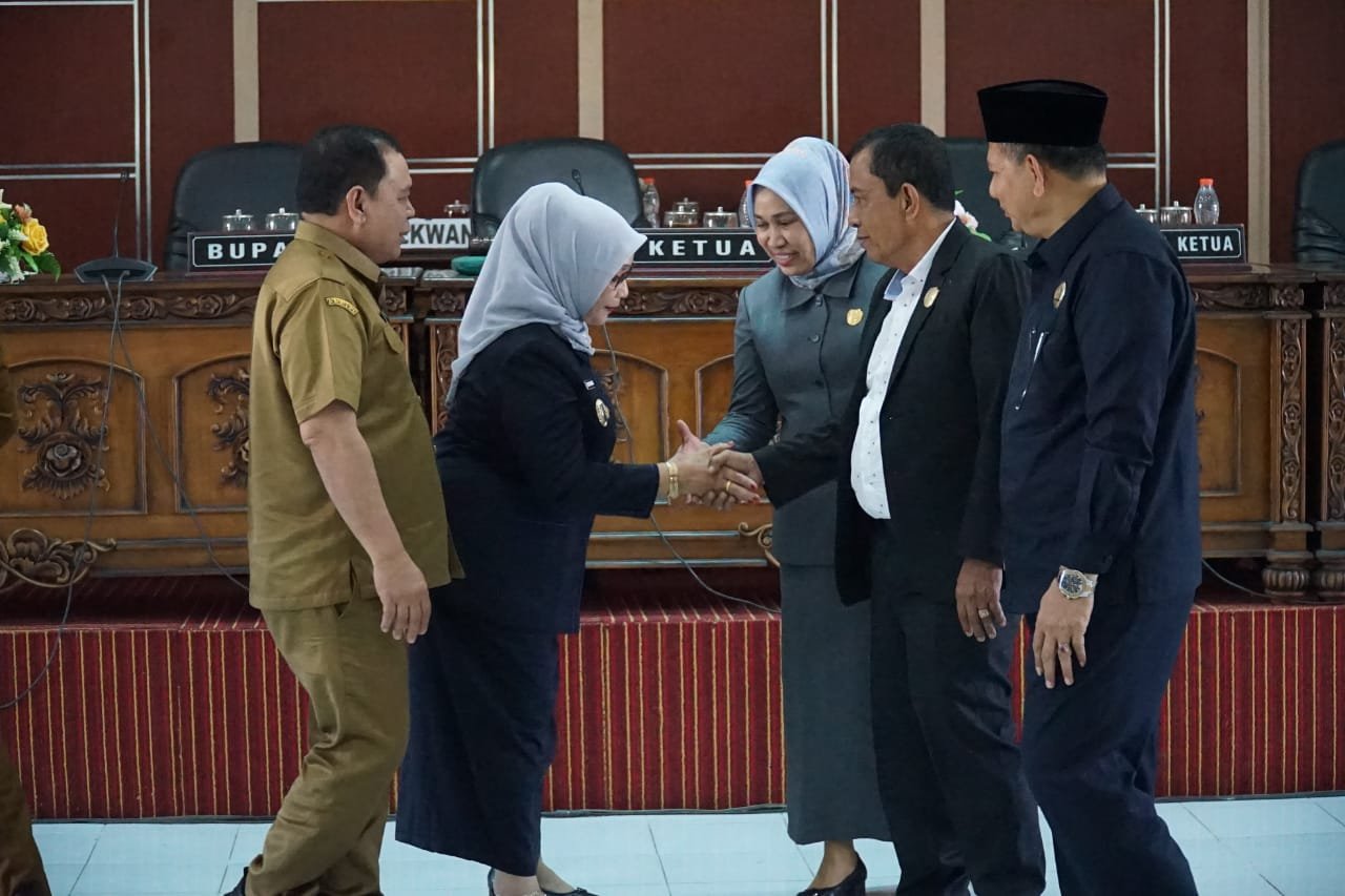 Plt. Bupati Labuhanbatu Sampaikan Raperda P-APBD 2024 di Rapat Paripurna DPRD