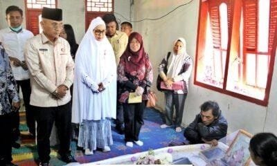 Bupati Simalungun Kunjungi Korban Lakalantas Bus ALS, Beri Santunan dan Akta Kematian