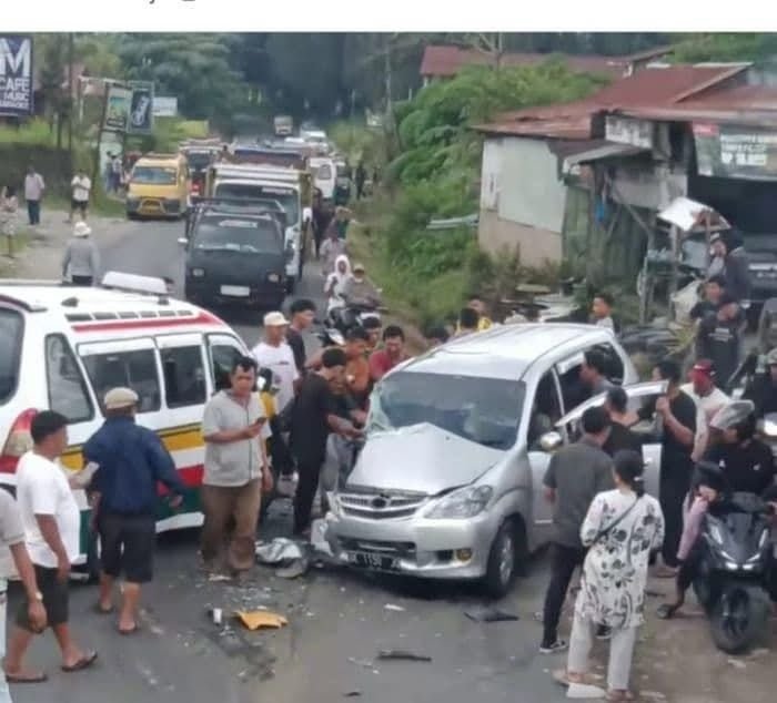 Tabrakan Beruntun di Sidikalang, Sembilan Orang Luka-Luka, Dua di Antaranya Luka Serius