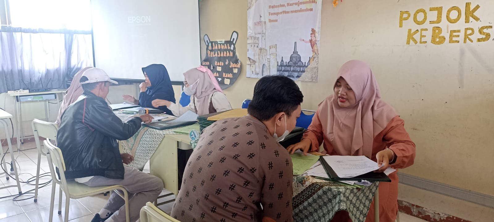 SMK Bina Sejahtera 3 Bagikan Raport, Ini Pesan Kepala Sekolah