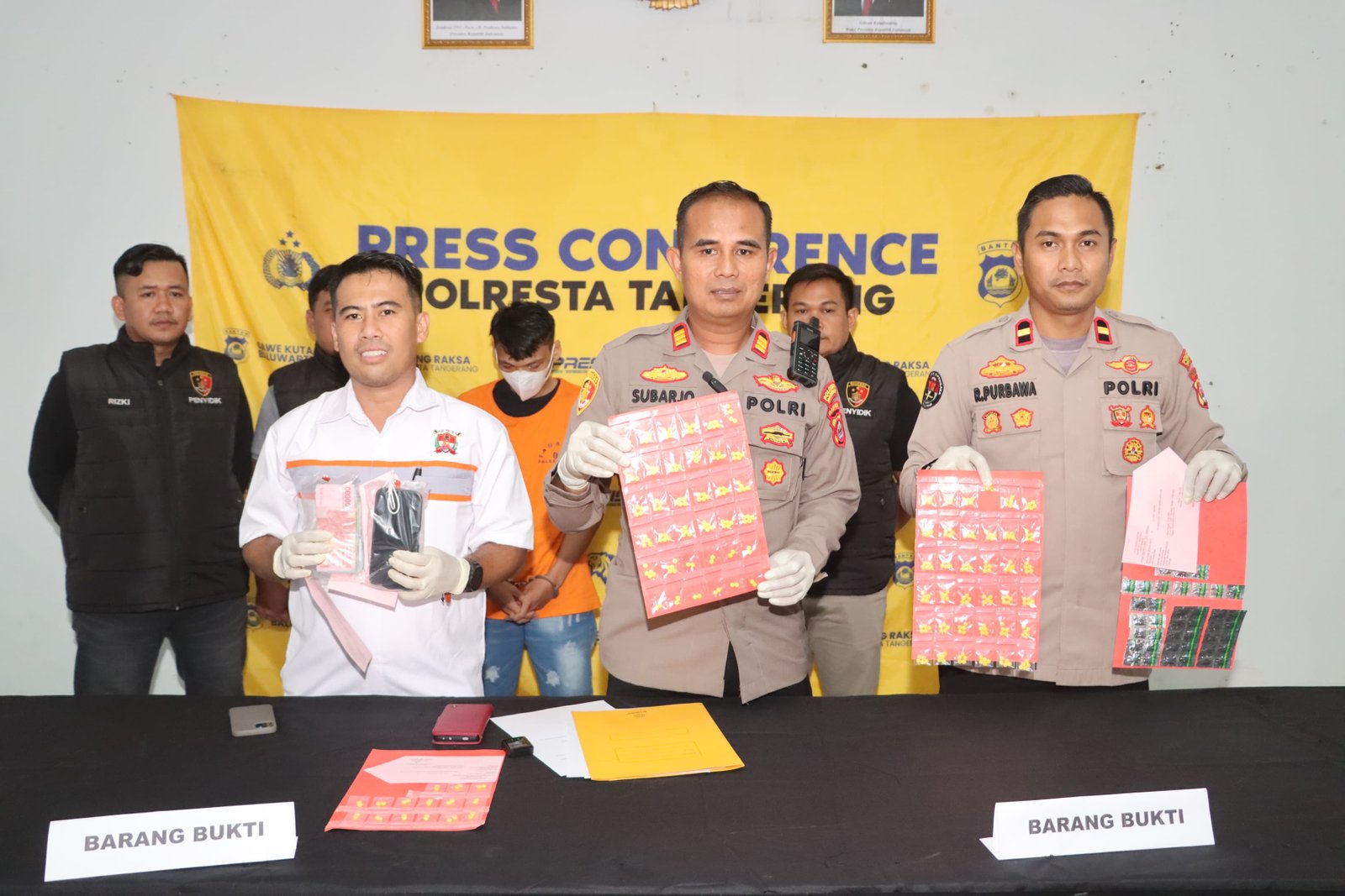 Sasar Konsumen di Bawah Umur, Pengedar Hexymer dan Tramadol Dibekuk Polsek Mauk