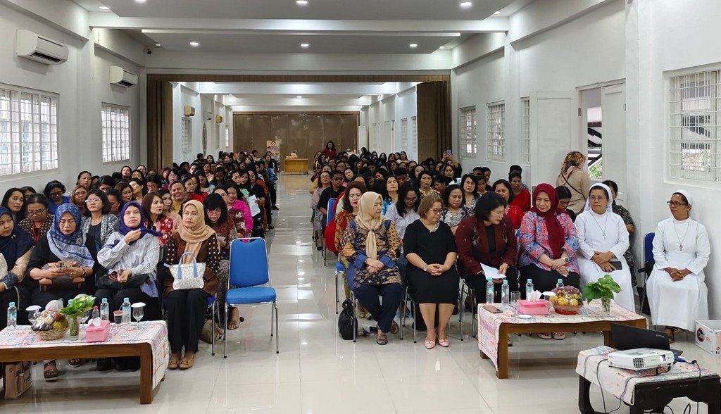 DWP Provsu Berikan Santunan dan Bansos kepada Anak Disabilitas dalam Rangkaian Kebaktian Paskah 2024