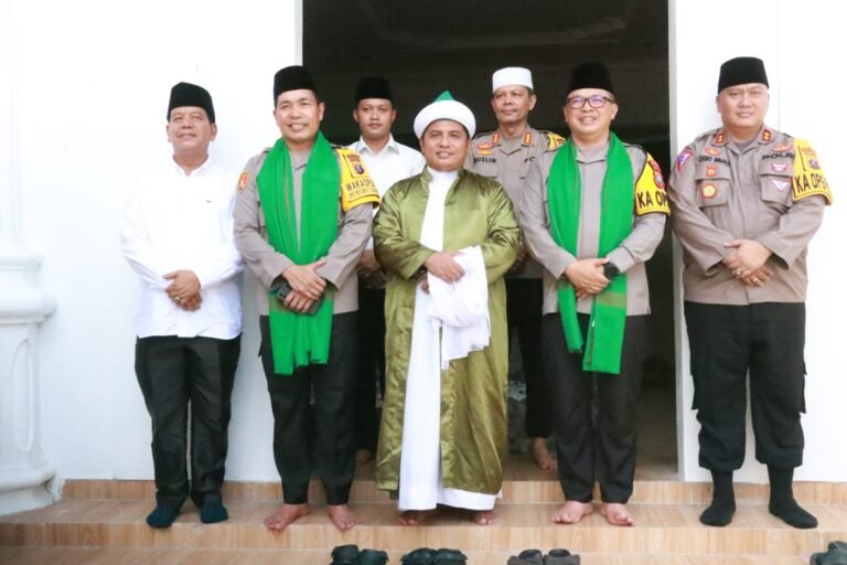 Kapolres Simalungun Mendampingi Safari Ramadhan Kapolda Sumut di Pondok Persulukan TGB