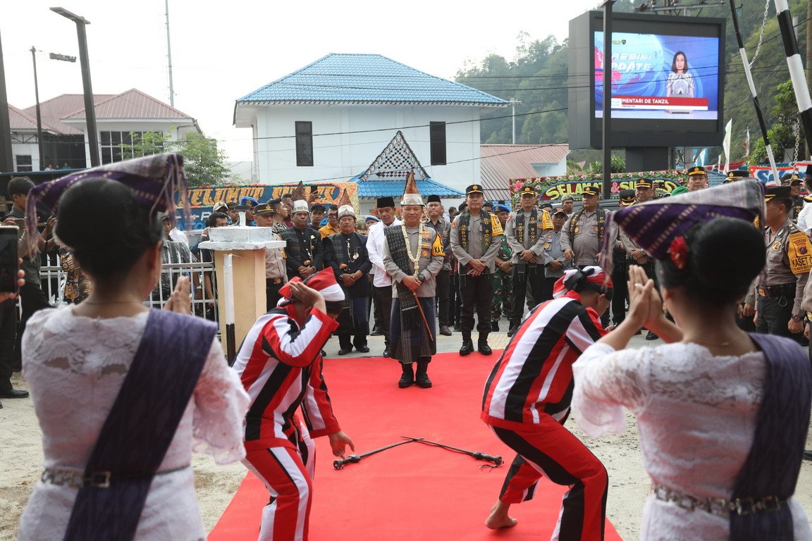 Kapolda Sumut Resmikan Gedung Polsek Parapat dan Berbuka Puasa Bersama di Simalungun