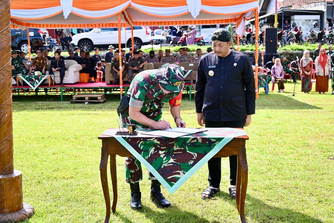 Upacara Penutupan TMMD Sengkuying Tahap I Tahun 2025 Desa Karang Karangpandan