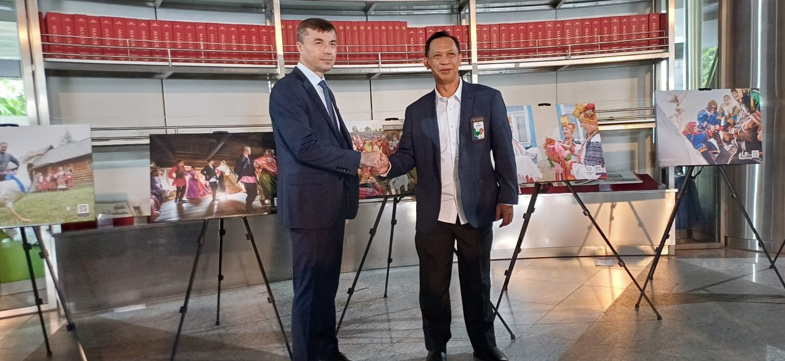Federasi Rusia Gelar Pameran Lukisan Kebudayaan