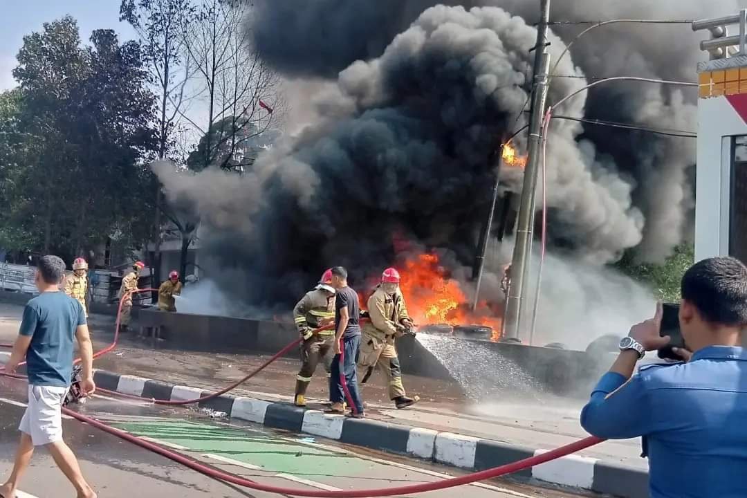 Bengkel Tambal Ban di Jalan Alternatif Sentul Ludes Dilalap Si Jago Merah