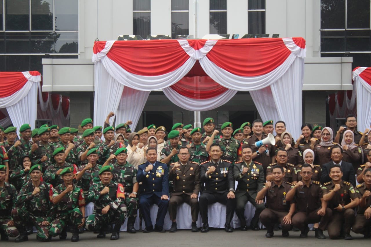 Dandim 0621/Kab.Bogor Beri Kejutan untuk Kapolres Bogor dan Anggota di Hari Bhayangkara Ke 78