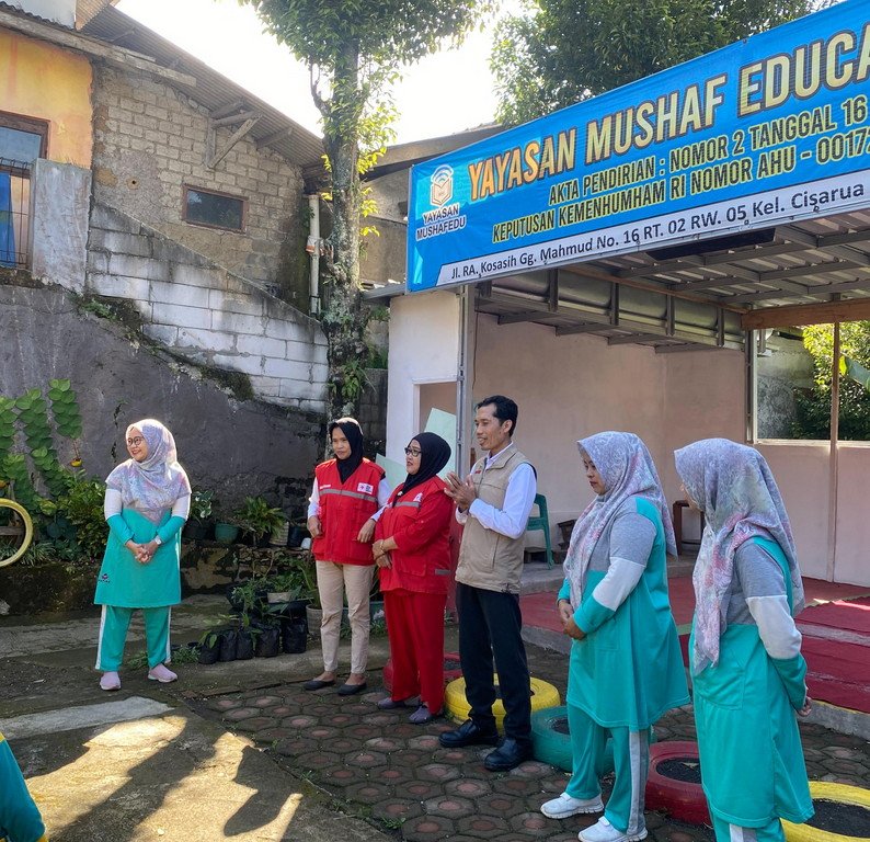 Hijaukan Masa Depan: TK Fatiha dan Mitra Junam Tanam Sembilan Pohon Buah di Cisarua