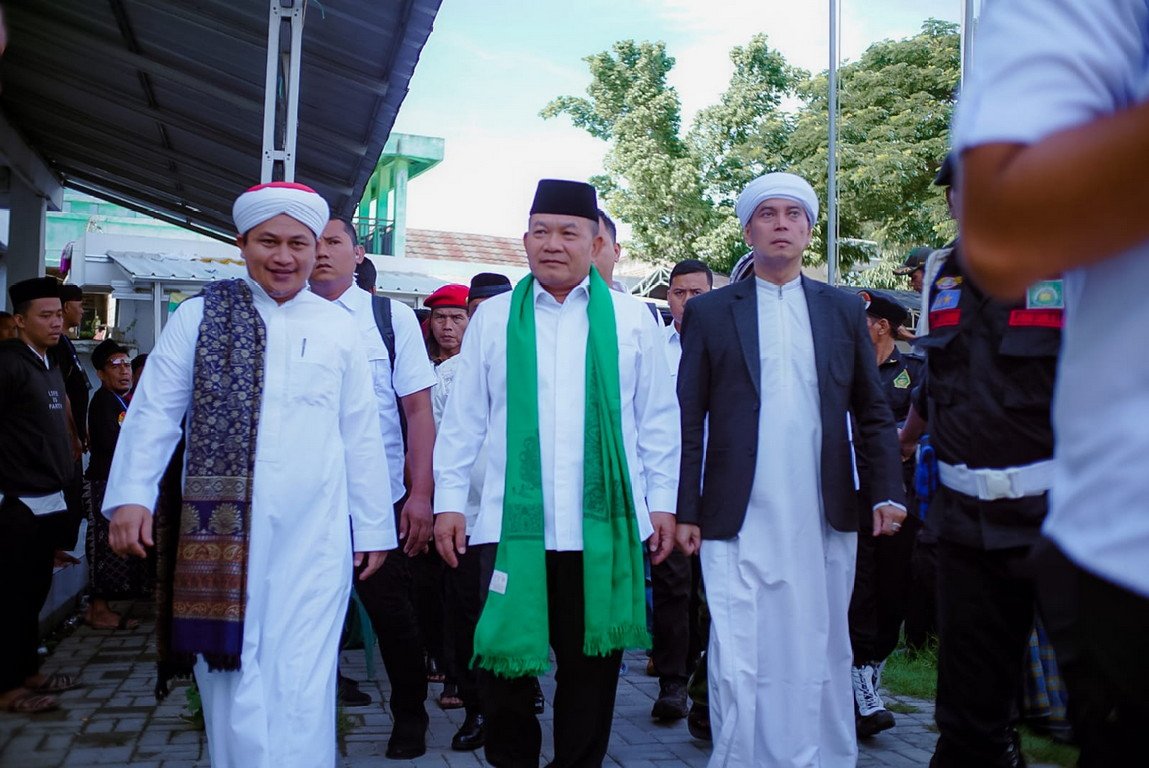 Jenderal TNI (Purn) Dudung Abdurachman Hadiri Acara Rakernas ke 1 PWI dan Laskar Sabilillah