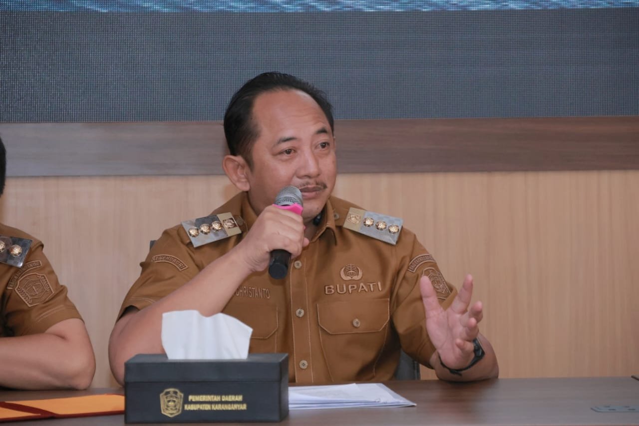 Bupati Karanganyar Launching Aplikasi SI PETRUK
