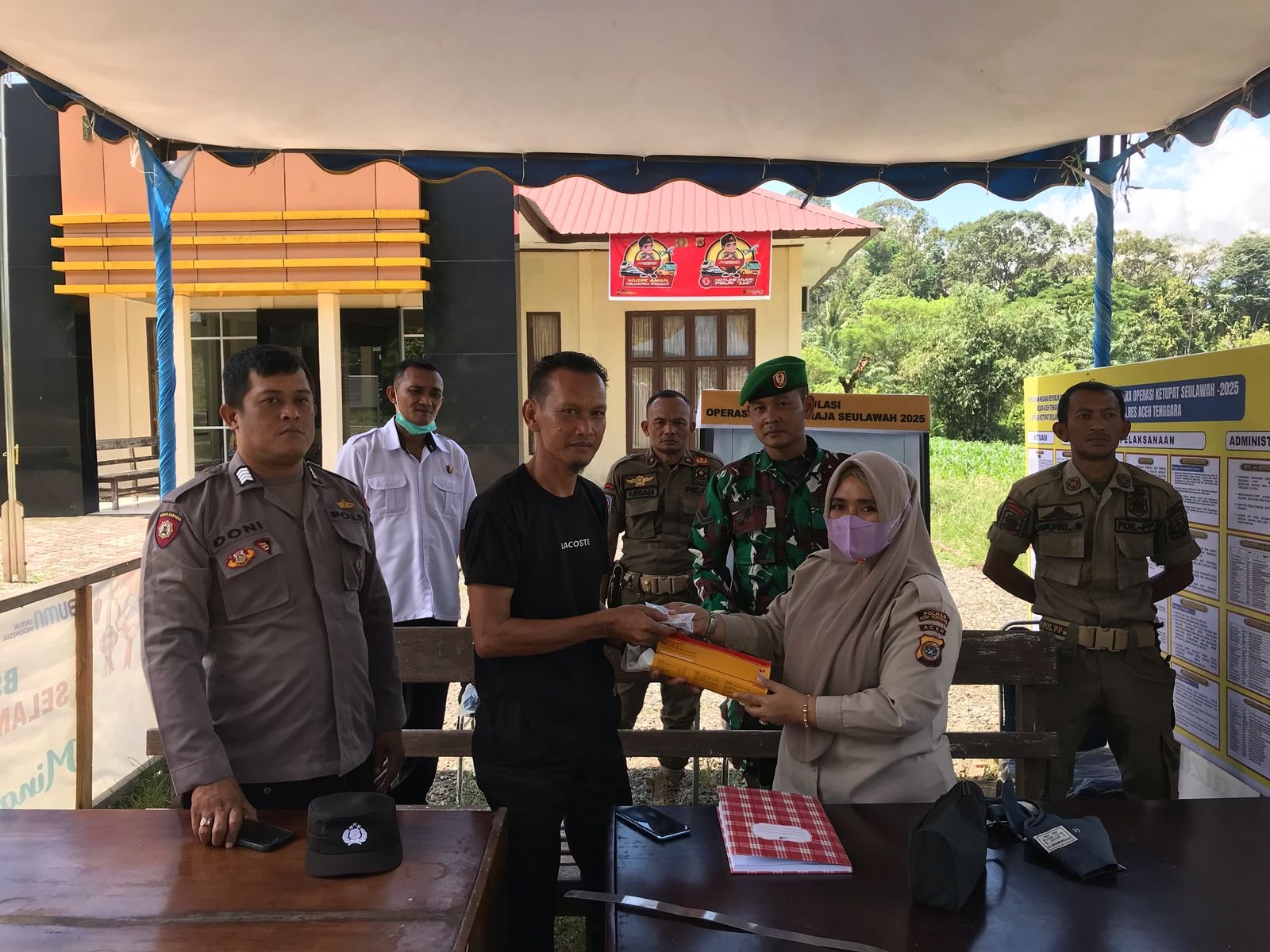 Sidokkes Polres Agara Gelar Pemeriksaan Kesehatan dan Pembagian Bekal untuk Personel Ops Ketupat Seulawah 2025
