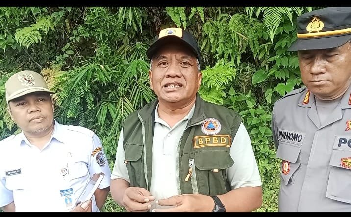 Tanah Longsor Ganoman Menutup Jalan Tawangmangu Matesih Sementara Ditutup Dialihkan