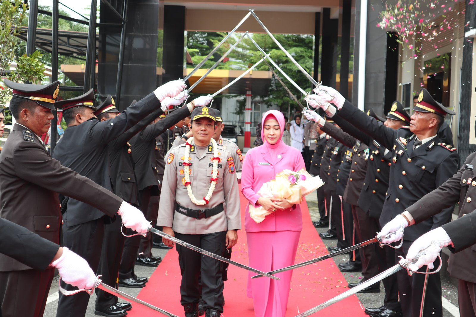Polres Aceh Tenggara Gelar Upacara Pisah Sambut Kapolres dari AKBP R. Doni Sumarsono ke AKBP Yulhendri