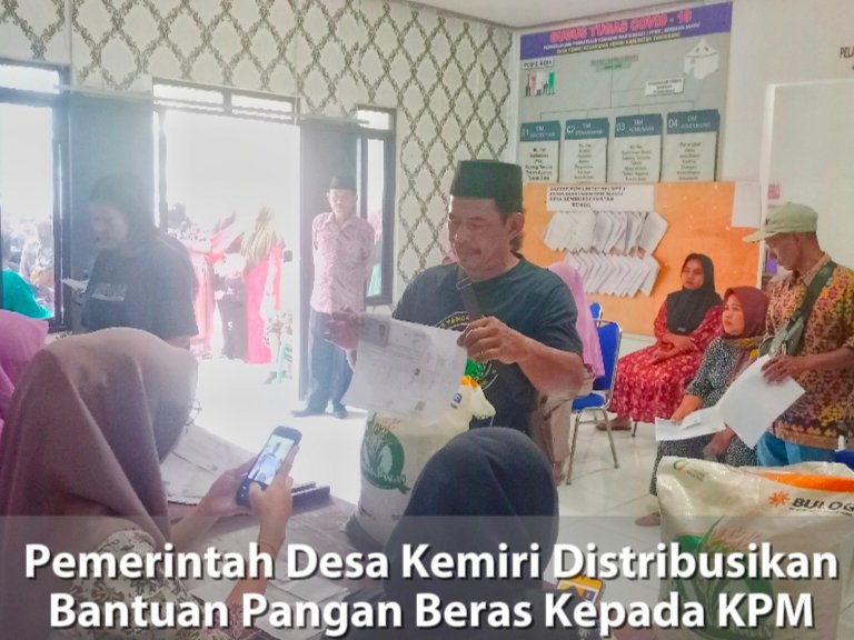 Pemdes Kemiri Distribusikan Bantuan Beras Kepada Keluarga Penerima Manfaat