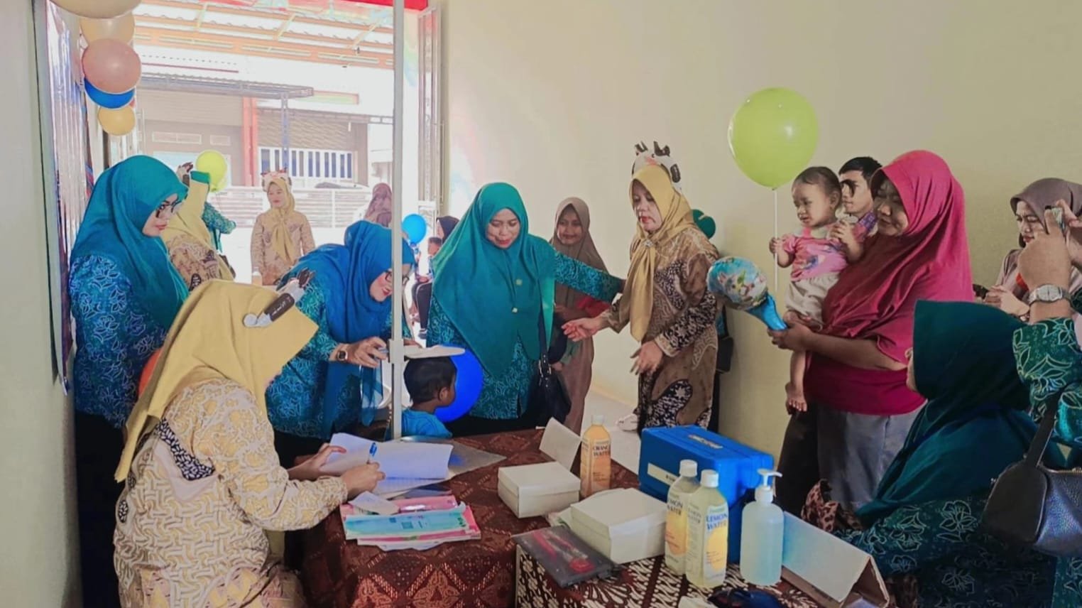 Disambut Antusias oleh warga: Puskesmas Kronjo Gelar Aksi “Gerebek Posyandu” di Desa Kronjo Hari Ini