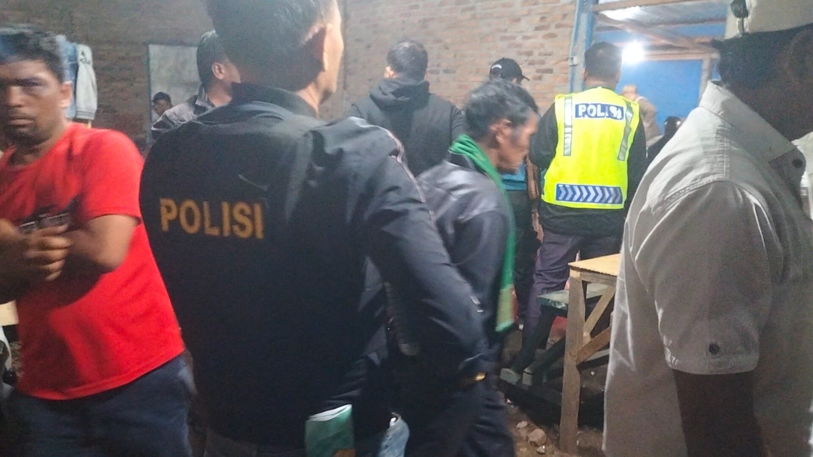 Polsek Saribu Dolok Lakukan Razia Dinihari Dalam Mengantisipasi Praktik Judi Dadu