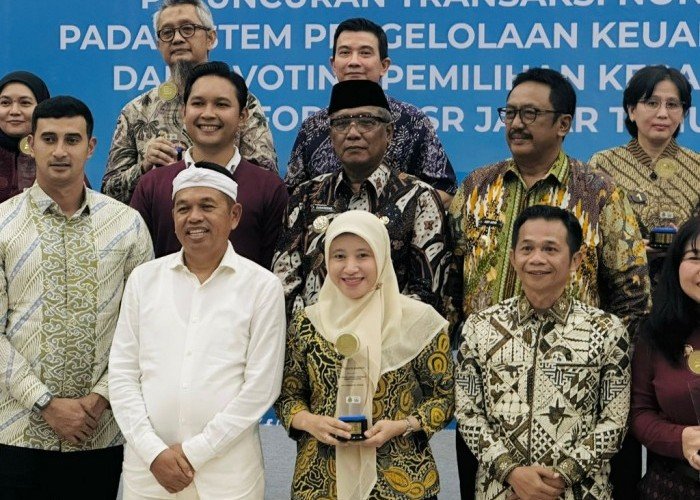 Solusi Bangun Indonesia Pabrik Narogong Raih Penghargaan Keberlanjutan dari Gubernur Jawa Barat