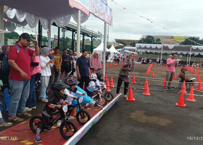 Keseruan Nubiko Racephoria Lomba Push Bike Pembalap Cilik di Q-Square Bogor