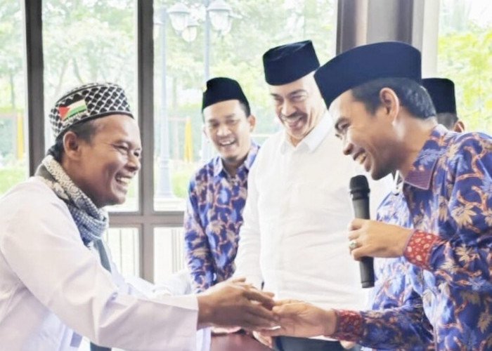 Ponpes Asbabul Rahma Ikuti Kajian Virtual Bersama Abdul Somad