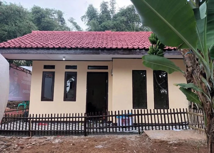 Polisi di Bandung 'Patungan', Biayai Perbaikan Rumah Warga Korban Gempa