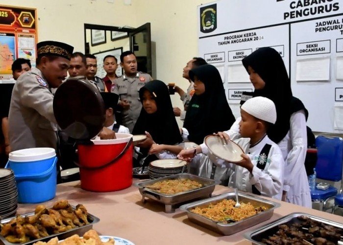 Kapolres Karanganyar Gelar Buka Bersama Anak Yatim Piatu