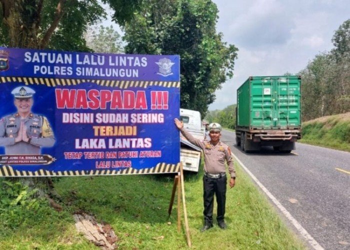 Jalur Siantar-Medan: Polres Simalungun Pasang Baliho Keselamatan Lalu Lintas