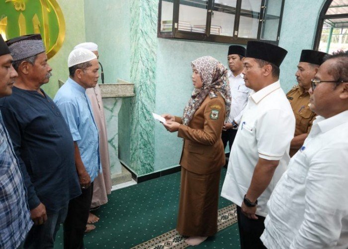 Wakil Walikota Siantar Herlina dan Dirut Perumda Tirta Uli Kunjungi Masjid Al-Fatih