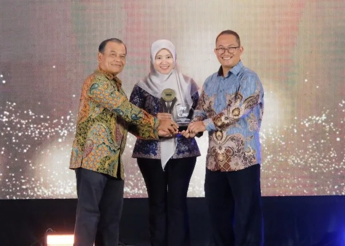 Solusi Bangun Indonesia Narogong Raih Penghargaan Platinum di Bina Mitra UMKM Award 2025