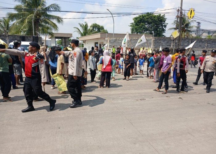 Demo Warga Cangkudu Protes Pencemaran Udara oleh PT Bintang Orbit Surya Sejahtera (BOSS)