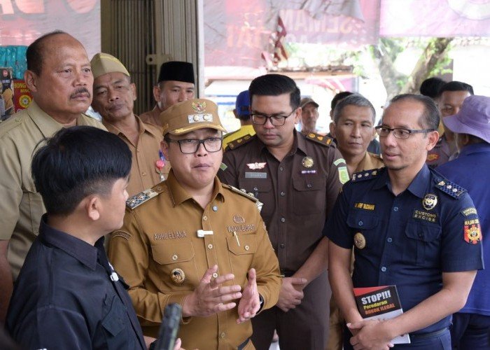 Giat DBHCHT Bersama Bea Cukai Grebeg Pasar Nglano Tasikmadu, Galakan Gempur Rokok Ilegal